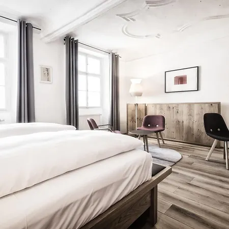 Szálloda Arthotel Blaue Gans